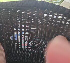 She ripped the plastic rimming off her old lawn chairs for this clever upgrade