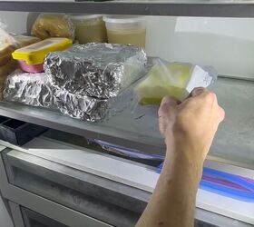 how to use sponges for household hacks, Make an ice pack with a sponge and Ziploc