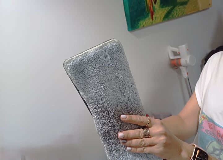 Easy homemade vinegar wall cleaner