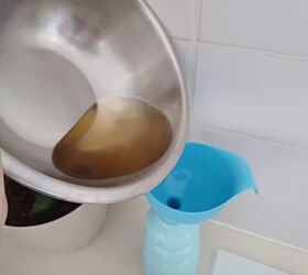 Put a cup of vinegar on the stove for an easy cleaning hack we are sure you haven't seen yet