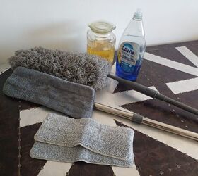 How to clean painted walls with vinegar and warm water for a streak-free shine
