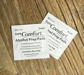 She wipes her mantel down with alcohol pads for this stunning fall decor idea