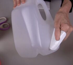 You'll definitely want to hang onto your empty milk jugs when you see this fall idea