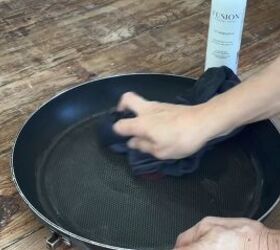 Instead of throwing out that old frying pan, use it for this totally adorable idea