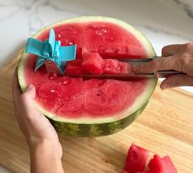 The simple trick she uses to stay cool while cooking this summer