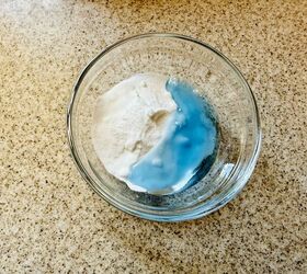 Bring Dawn® dish soap and baking soda into your bathroom for this hack