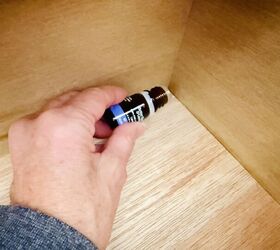 There's a really good reason to drip peppermint oil in your drawers today
