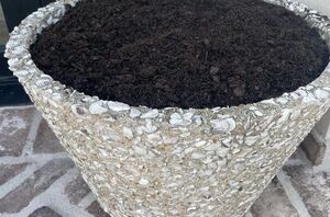 The gorgeous reason to put planters on your porch (no plants needed!)