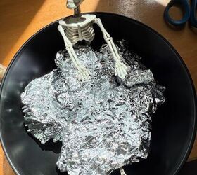 Stuff tin foil in a plastic bowl for this wild Halloween idea
