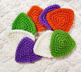 If you crochet, here's one you HAVE to do before Halloween arrives