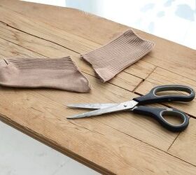 Cut an old sock in half for this adorable fall idea