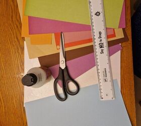 Grab the construction paper, kids are going to love this cute and easy Christmas craft