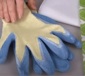 A better way to make Thanksgiving decor from a pair of gloves