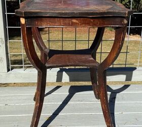 We still can't get over how she uncovered the full potential of this vintage mahogony side-table