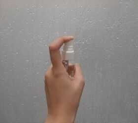 Spray this "miracle solution" on your scummy shower doors for 30 minutes to make them sparkle like new