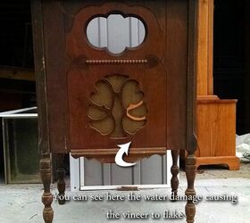 After seeing this beyond genius upcycle, we are offically on the lookout for vintage radio stands