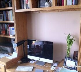 Instead of sticking a basic corkboard on that empty space over her desk, she did something WAY more inspriring