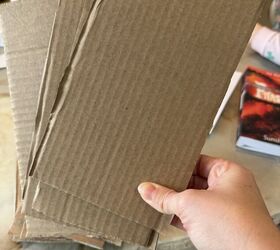 How some pieces of cardboard will help all those bookworms out there