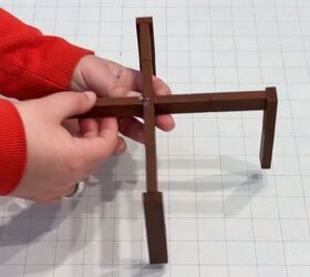 Mini wooden plant stand DIY