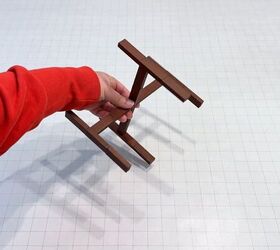 Small wooden plant stand DIY