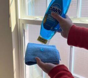Natural DIY bug repellent for windows
