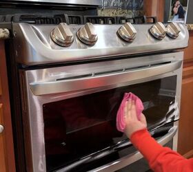 How to clean appliance surfaces without streaks using shaving foam