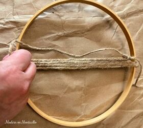 Who knew an embroidery hoop and some jute rope could make such awesome decor