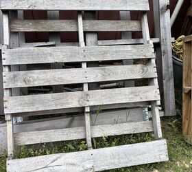 Watch how an old pallet can make a boring mirror SO much more interesting