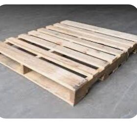 This might be the most fun thing we've seen anyone do with a pallet