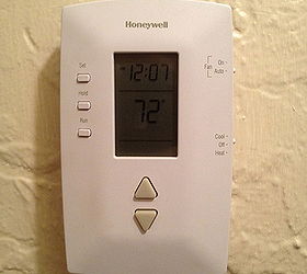 manuteno preventiva de queda 7 dicas que protegero sua casa, Troque as baterias do seu termostato