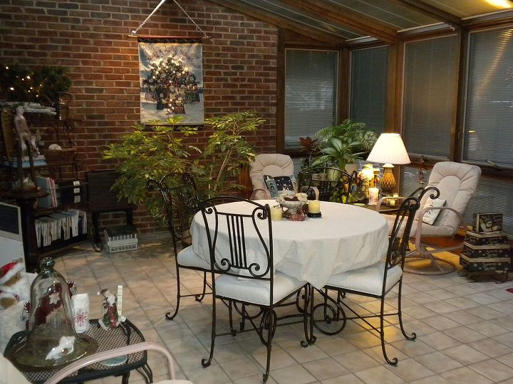 christmas past a home garden tour, christmas decorations, curb appeal, seasonal holiday decor, One of several dining areas