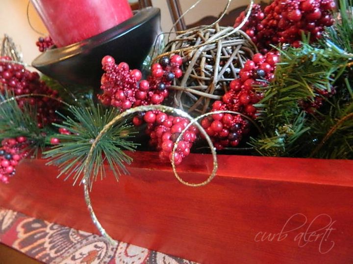 pea central de natal na sala de jantar, Enchi a pe a central com itens emprestados da nossa rvore de Natal