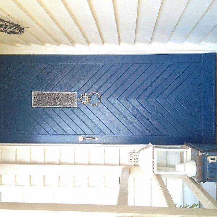 front door makeover navy and gold, doors, painting, I love the chevron pattern in the hardwood door