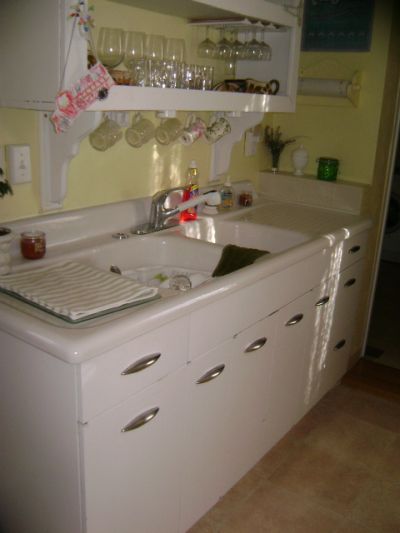 how old do you think my kitchen sink is, kitchen design
