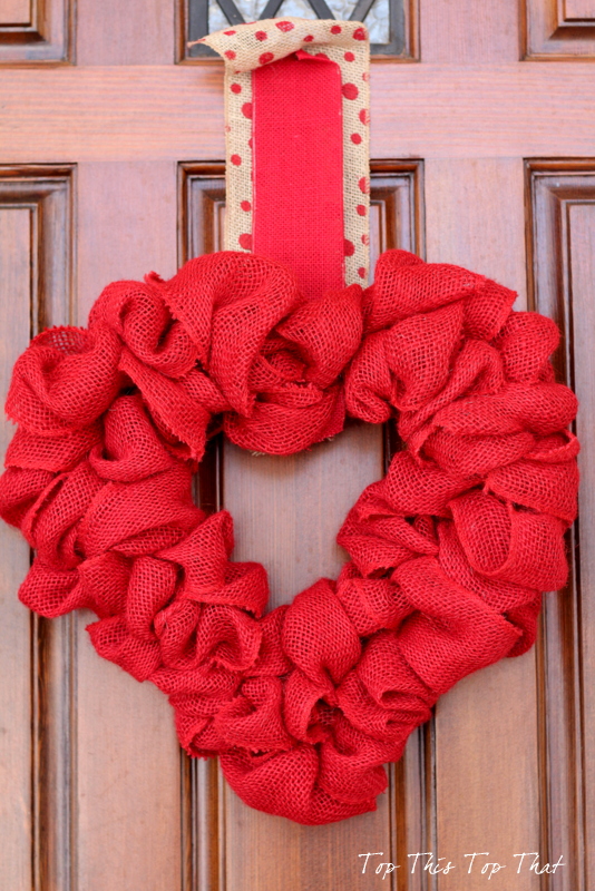 easy burlap heart wreath ideas, crafts, seasonal holiday decor, wreaths