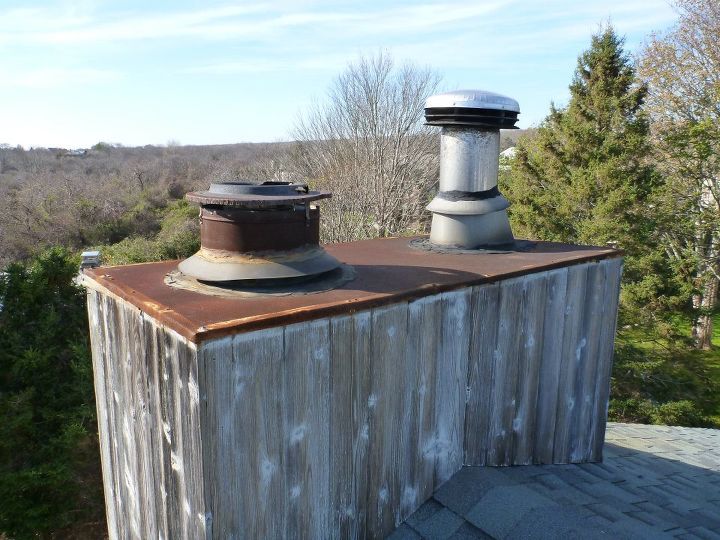 chimney chase covers, Rusty chase cover could lead to moisture damage inside the flue