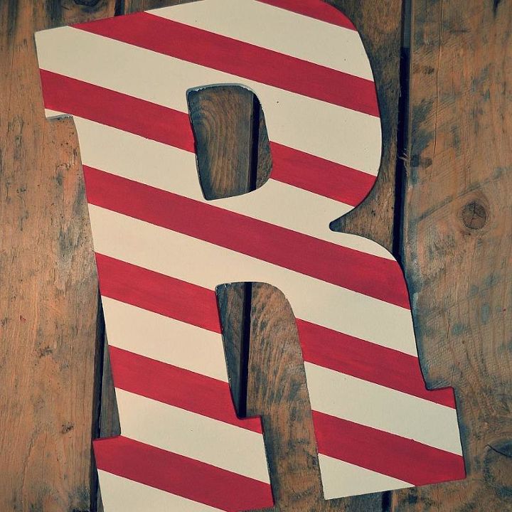 candy cane initialed holiday wreath, crafts, painting, seasonal holiday decor, wreaths, Creating a holiday decoration has never been so easy