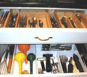 kitchen drawer organizing, kitchen design, organizing, Using drawer dividers and keeping like things together we make these items accessible