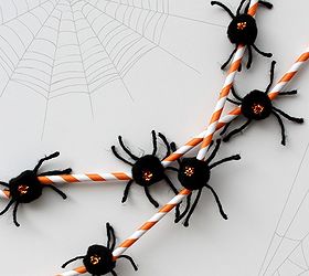 halloween spider garland, crafts, halloween decorations, seasonal holiday decor
