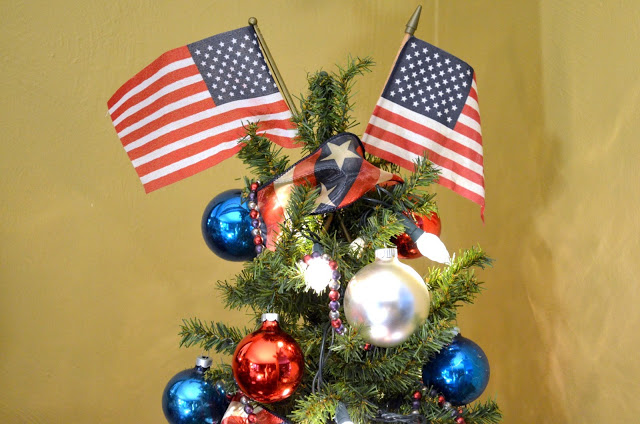 decorating a tree for the fourth of july, crafts, patriotic decor ideas, seasonal holiday decor