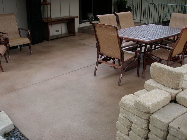 outdoor kitchen, concrete masonry, diy, outdoor living, patio, Close up of the patio stain color