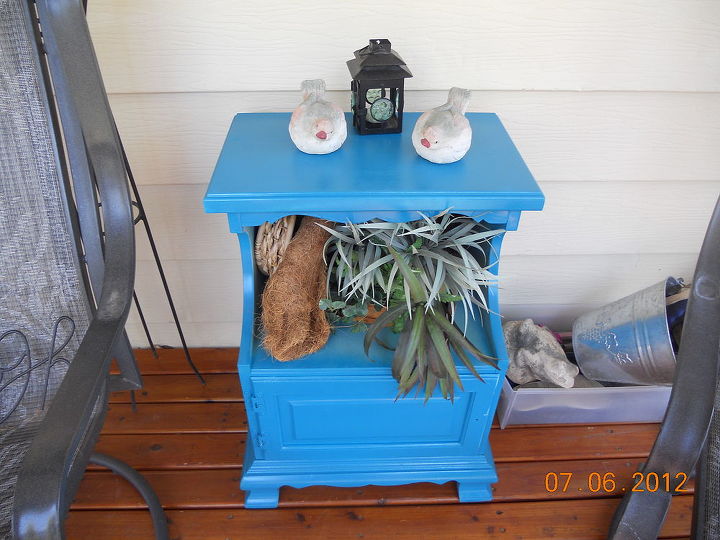 mi proyecto con pintura azul la actitud de no me importa como resulte, En el porche esperando a ser utilizado para el caf por las ma anas