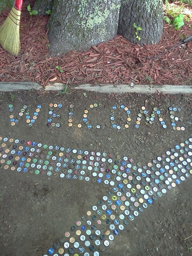 a friends beer cap decor, gardening, Not my photo borrowed from the decorator what he titles his Party Area Great Always wondered what to do with all the beer caps lol