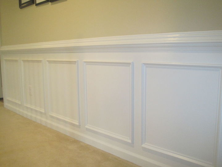 wainscoting amp chair rail, home decor, wall decor, We measured each wall space made all the boxes in each section of wall the same size Basically measure divide by the number of boxes you want subtract the space between them We spaced everything 3 inches apart