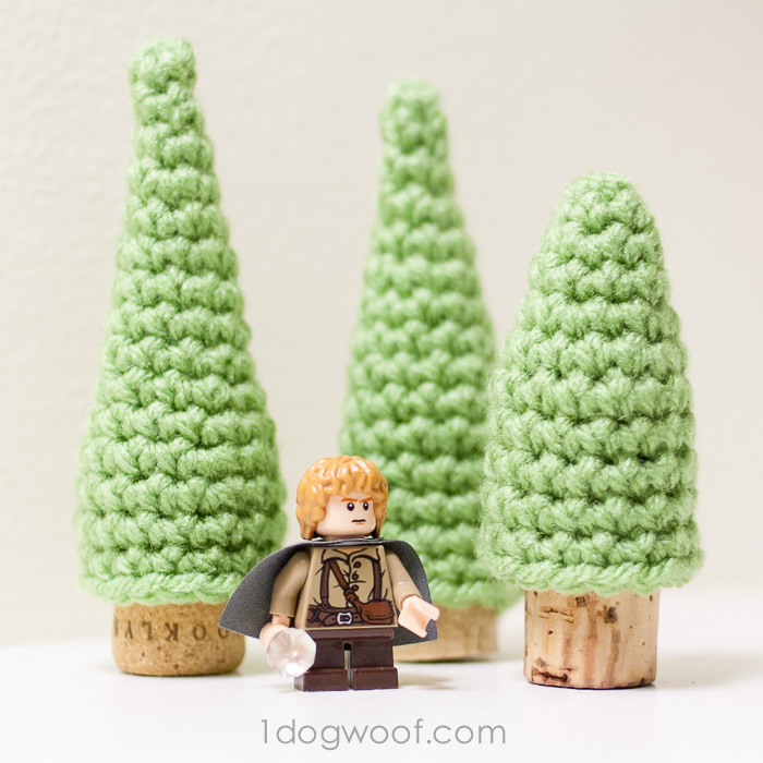 mini crochet trees using corks, crafts, repurposing upcycling