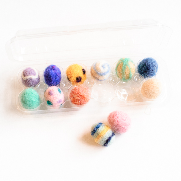 needle felted easter eggs decor, crafts, easter decorations, seasonal holiday decor