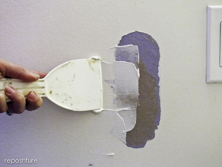 how to patch a wall gouge the right way and be virtually invisible, home maintenance repairs, how to, paint colors, wall decor, drag the mud from the inside out