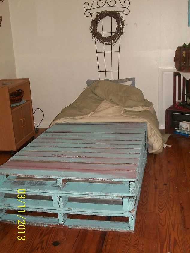 pallets bed, painted furniture, pallet, Pallets will b a bed in guest bedroom Need a twin mattress