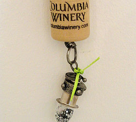 recycle wine corks into fun keychains, crafts, repurposing upcycling