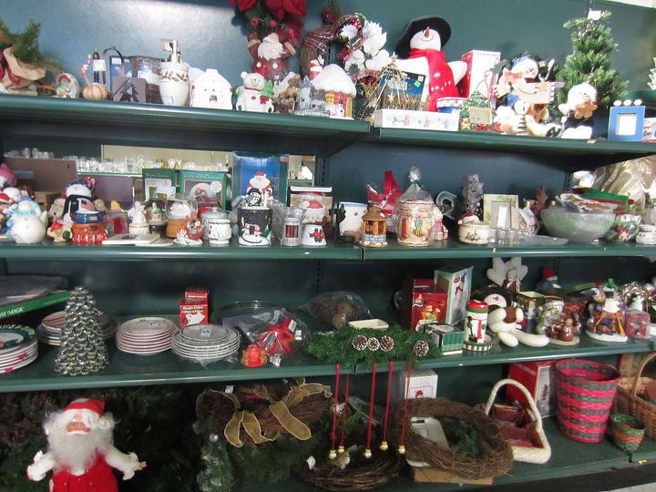 don t forget thrift stores for christmas decorating projects, christmas decorations, seasonal holiday decor, wreaths